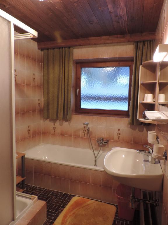 Ferienwohnung Johann Niedermoser Fieberbrunn Szoba fotó